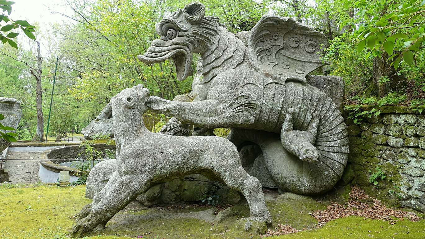 Dragon_-_Parco_dei_Mostri_-_Bomarzo,_Italy_-_DSC02675