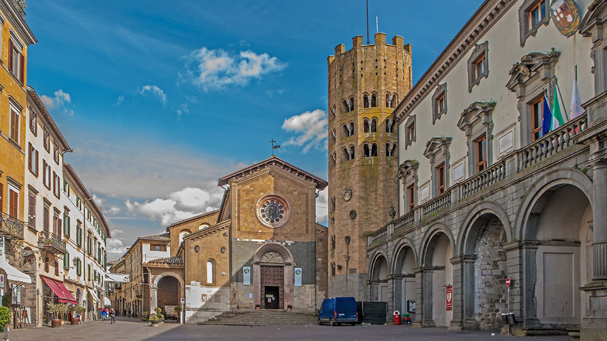 Piazza_della_Repubblica,_Orvieto